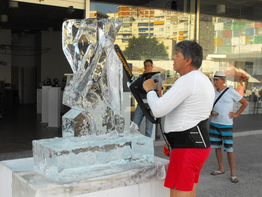 Ledová socha Abstrakce pro Muelle Uno Málaga (ES)